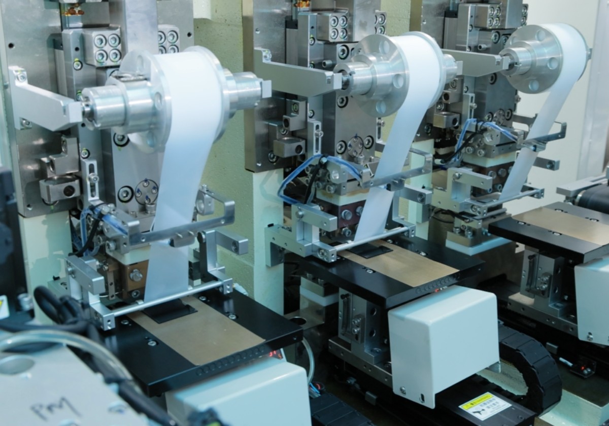 Automatic bonding machine